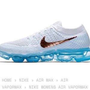 NIKE WOMENS AIR VAPORMAX FLYKNIT SIZE: 7 COLOR: WHITE & BLUE